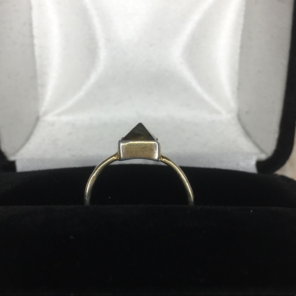 Labradorite Pyramid Ring - Picture 6 of 8